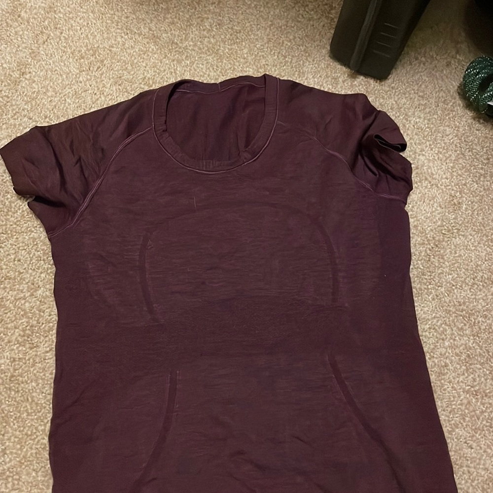 Lululemon tee